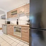 Tolstov - 3 With Garden - 20 Min Messe Dus & Airport Dus דירה מירבוש