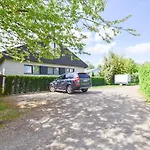 Tolstov - 3 With Garden - 20 Min Messe Dus & Airport Dus דירה מירבוש
