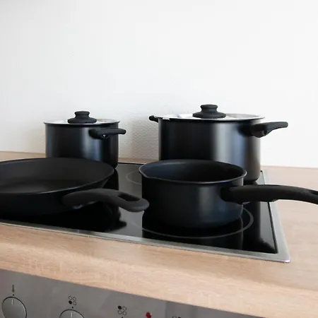 Tolstov - 3 With Garden - 20 Min Messe Dus & Airport Dus Apartamento