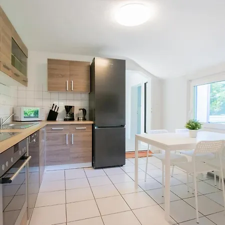 Tolstov - 3 With Garden - 20 Min Messe Dus & Airport Dus Apartamento *