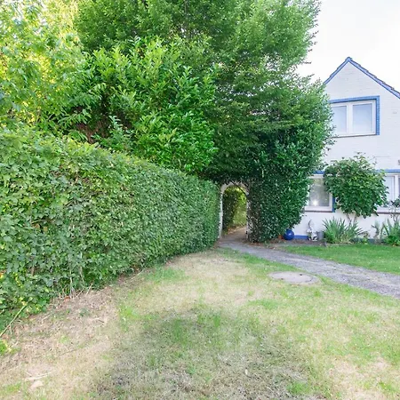 Apartamento Tolstov - 3 With Garden - 20 Min Messe Dus & Airport Dus *