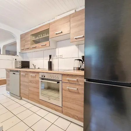 Tolstov - 3 With Garden - 20 Min Messe Dus & Airport Dus Apartamento Meerbusch