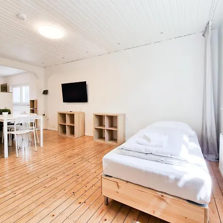Tolstov - 3 With Garden - 20 Min Messe Dus & Airport Dus