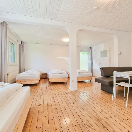 Apartamento Tolstov - 3 With Garden - 20 Min Messe Dus & Airport Dus