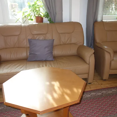 Tolstov - 3 With Garden - 20 Min Messe Dus & Airport Dus Apartamento *