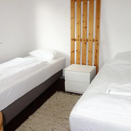 Tolstov - 3 With Garden - 20 Min Messe Dus & Airport Dus Apartamento *