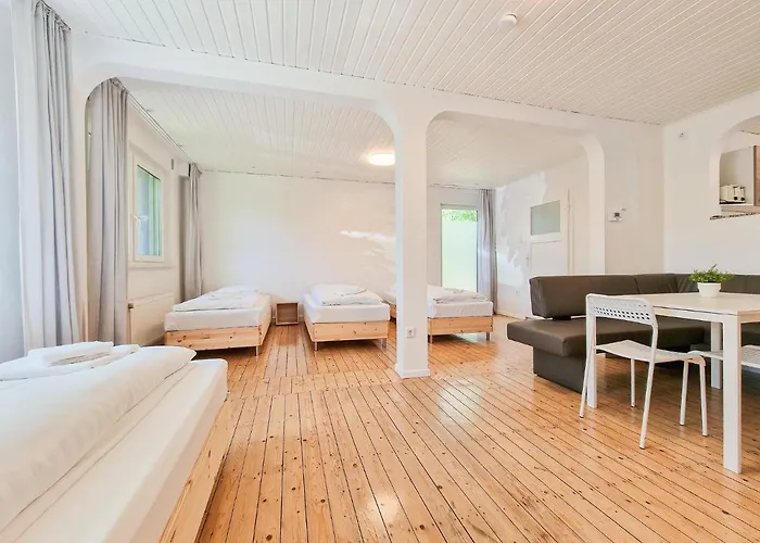 Apartment Tolstov - 3 With Garden - 20 Min Messe Dus & Airport Dus